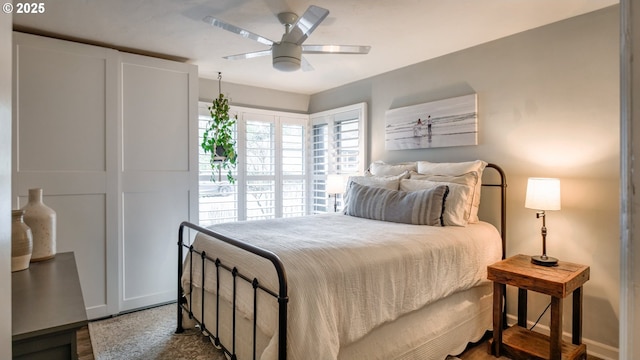 bedroom with ceiling fan