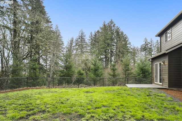 view of yard featuring fence