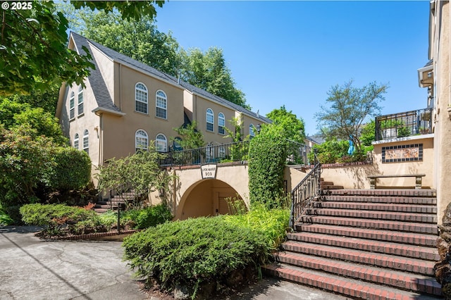 909 NE Brazee St Unit 16, Portland, OR 97212 - view of home's community featuring stairs