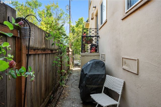 909 NE Brazee St Unit 16, Portland, OR 97212 - view of patio featuring grilling area