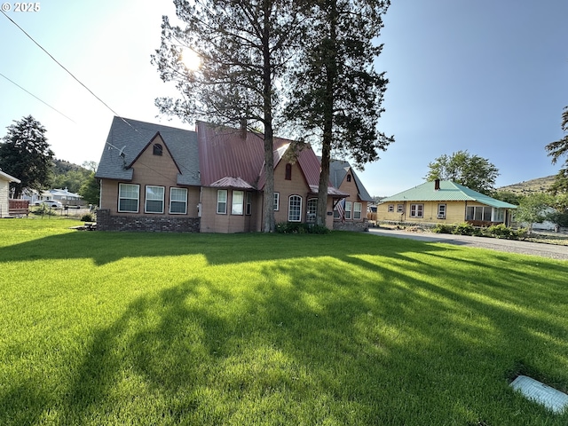 212 NW Bridge St, John Day, OR 97845 - view of front of house featuring a front lawn