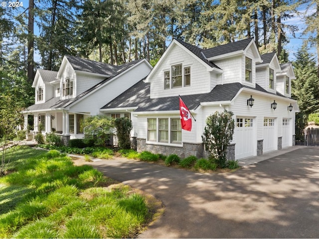 view of front facade with a garage