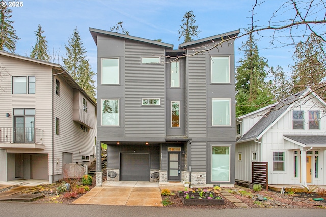 view of front of house with driveway and an attached garage