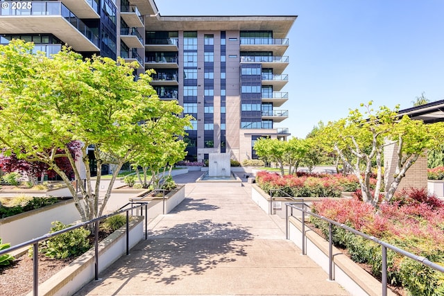 1830 NW Riverscape St Unit 406, Portland, OR 97209 - view of community