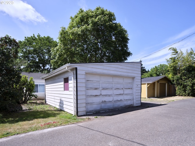 1818 E 32nd St, Vancouver, WA 98663 - view of detached garage