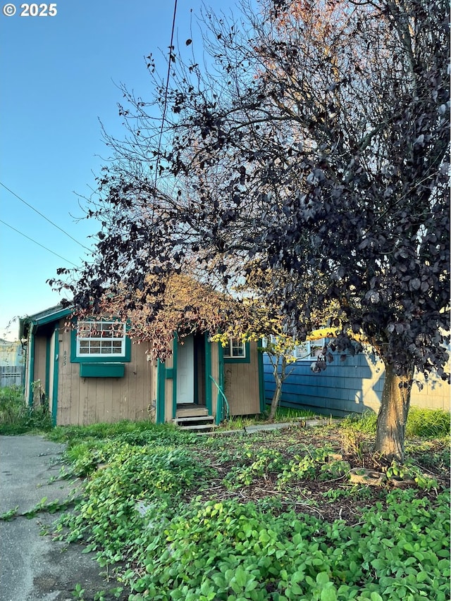 855 Myrtle Ave, Reedsport, OR 97467 - view of obstructed view of property