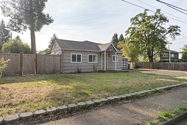 view of front of house with a front yard