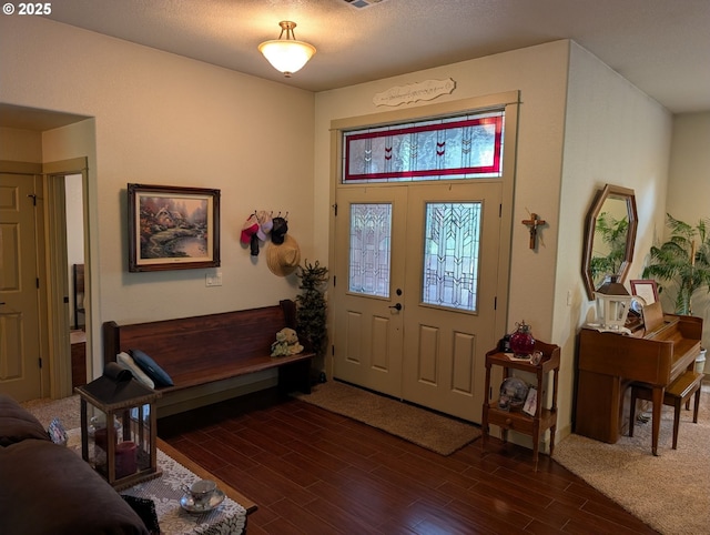 264 Mattie K Ln, Roseburg, OR 97471 - entrance foyer featuring dark wood-style floors