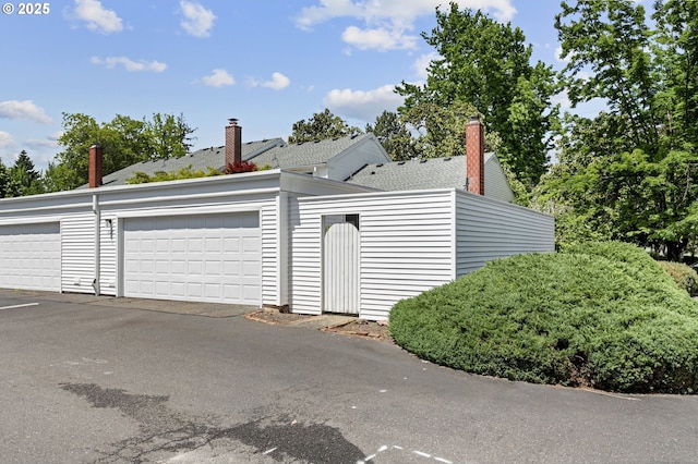 6095 SW Erickson Ave, Beaverton, OR 97008 - view of garage