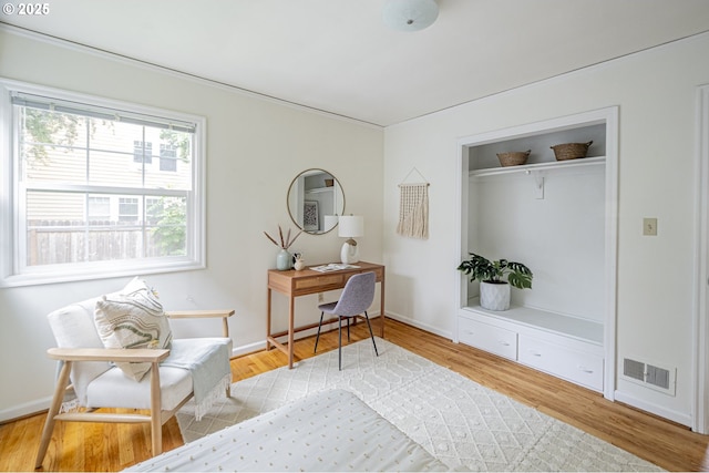 2416 SE 60th Ave, Portland, OR 97206 - living area featuring light wood-type flooring