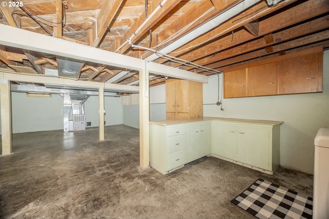 2416 SE 60th Ave, Portland, OR 97206 - unfinished below grade area featuring washer / clothes dryer