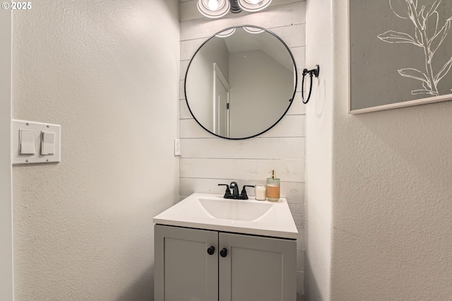 607 E Kennedy Ct, Carlton, OR 97111 - bathroom featuring vanity and a textured wall
