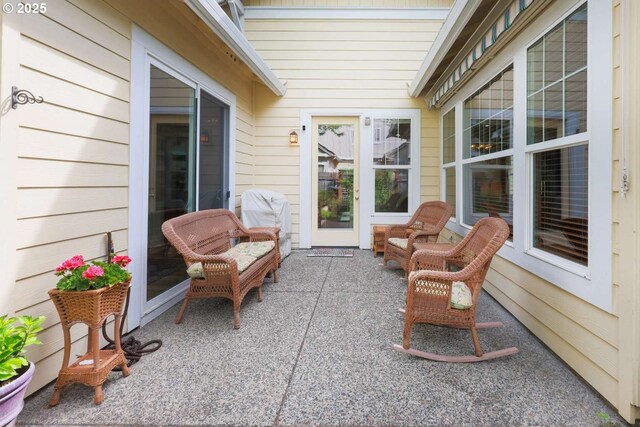 6641 NE Rosebay Dr, Hillsboro, OR 97124 - view of patio