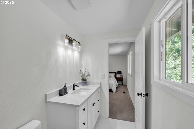 37465 Dubarko Rd, Sandy, OR 97055 - bathroom with vanity and ensuite bath