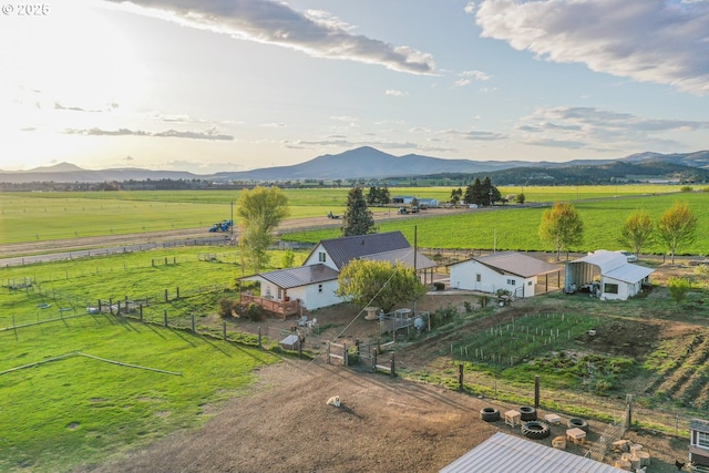 4664 N Mckay Rd, Prineville, OR 97754 - overview of rural landscape featuring a mountainous background and a pastoral area