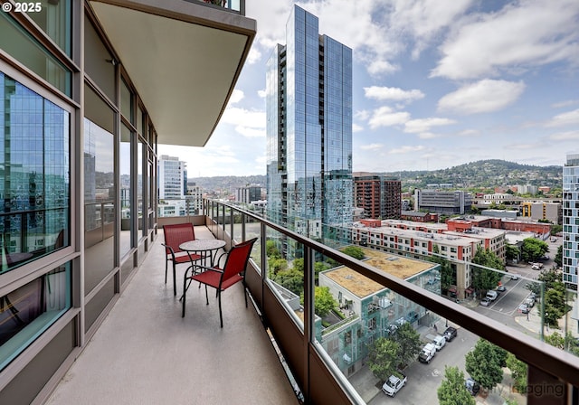 949 NW Overton St Unit 1302, Portland, OR 97209 - balcony with a city view