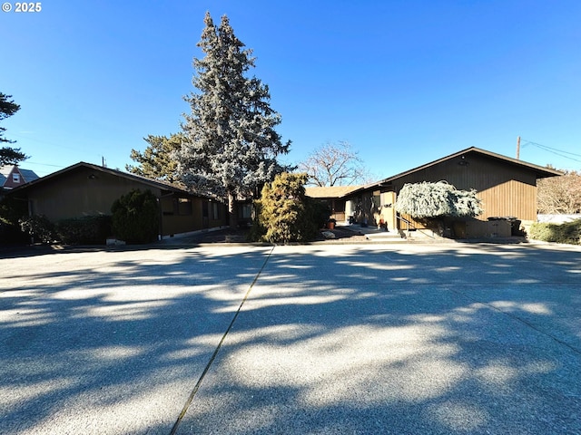 1221 Lewis St, The Dalles, OR 97058 - view of property exterior