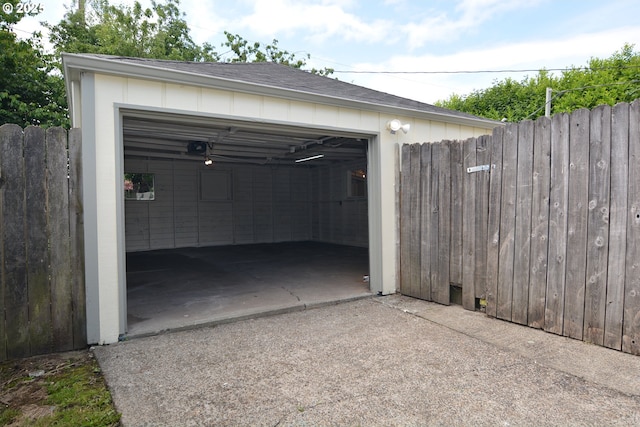 3159 Florida St, Longview, WA 98632 - detached garage with driveway