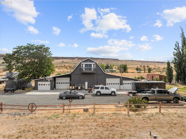 18122 Hulden Ln, Arlington, OR 97812 - view of front of house with driveway and a barn