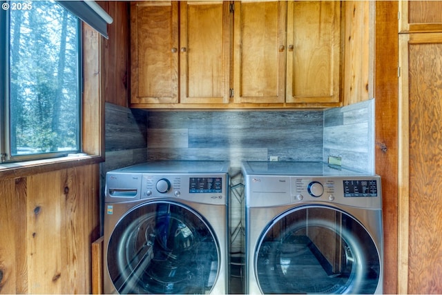 56095 Black Duck Rd, Bend, OR 97707 - laundry area with independent washer and dryer and cabinet space