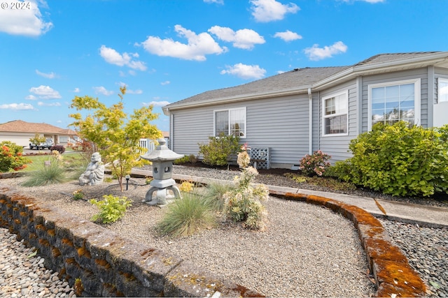 2097 Heather Way, Woodburn, OR 97071 - view of yard