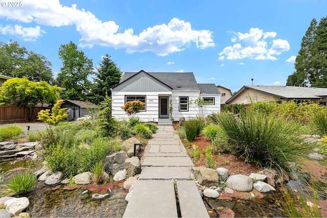 1090 Maple Dr, Eugene, OR 97404 - view of front of home featuring a shingled roof