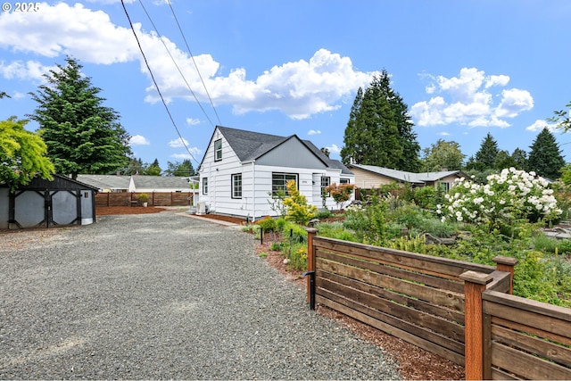 1090 Maple Dr, Eugene, OR 97404 - view of front of house