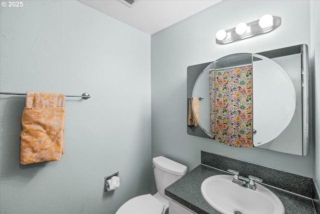 307 NE 85th St Unit B, Vancouver, WA 98665 - full bath featuring vanity and a shower with curtain