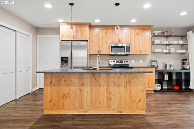 4607 SE 88th Ave, Portland, OR 97266 - kitchen with appliances with stainless steel finishes, a sink, a kitchen island with sink, light brown cabinets, and dark wood-type flooring