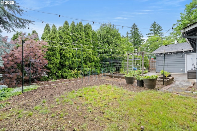 4607 SE 88th Ave, Portland, OR 97266 - view of yard with a garden
