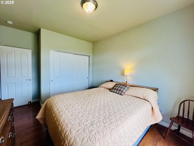 2295 Chi Chi Ln, Sutherlin, OR 97479 - bedroom featuring baseboards, wood finished floors, and a closet