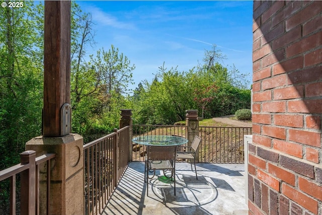 balcony with outdoor dining space