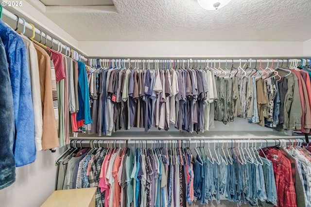 37676 Kathleen Ct, Lebanon, OR 97355 - view of walk in closet
