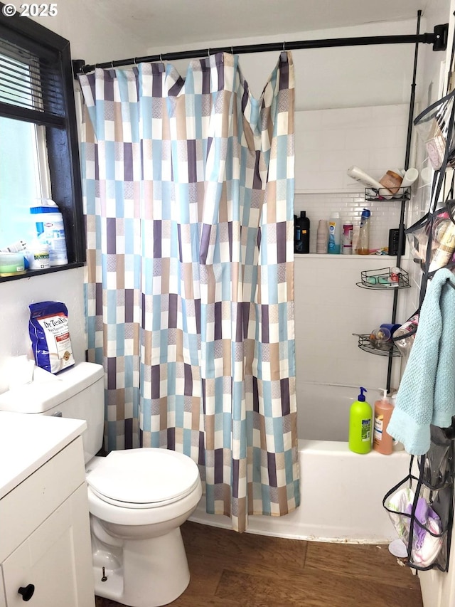 729 NW Evans St, Sheridan, OR 97378 - bathroom with wood finished floors, toilet, shower / tub combo with curtain, and vanity