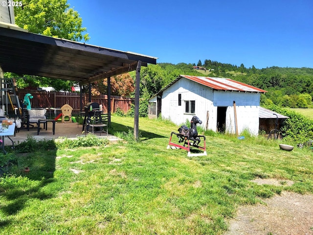 729 NW Evans St, Sheridan, OR 97378 - view of yard featuring a patio