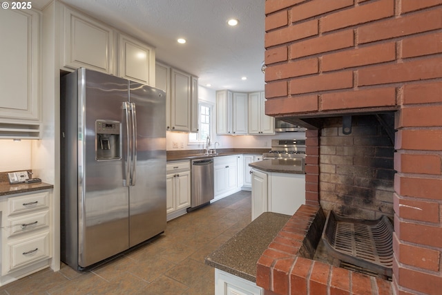 7105 Mississippi Dr, Vancouver, WA 98664 - kitchen with stainless steel appliances, recessed lighting, and a sink