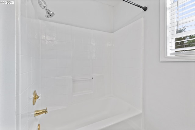 19338 Inishbride Ct, Oregon City, OR 97045 - full bathroom featuring bathing tub / shower combination