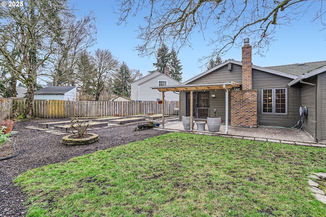 view of yard featuring a patio area