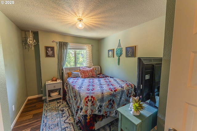 9511 NE 73rd St, Vancouver, WA 98662 - bedroom with wood finished floors and a textured ceiling