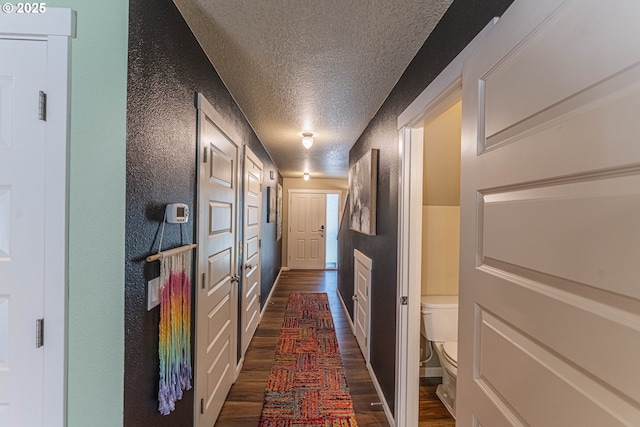 9511 NE 73rd St, Vancouver, WA 98662 - corridor with dark wood-type flooring and a textured ceiling