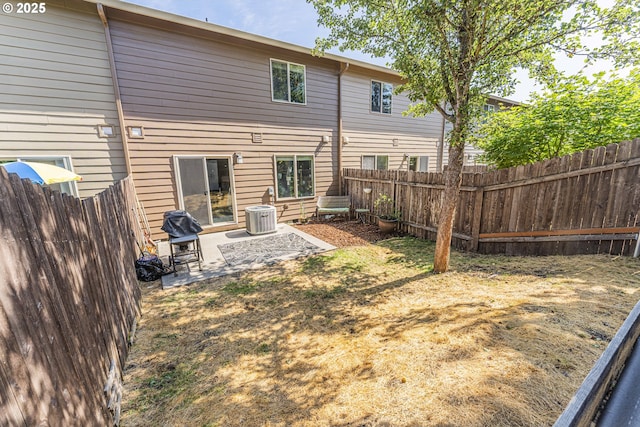 9511 NE 73rd St, Vancouver, WA 98662 - back of property featuring a fenced backyard and a patio