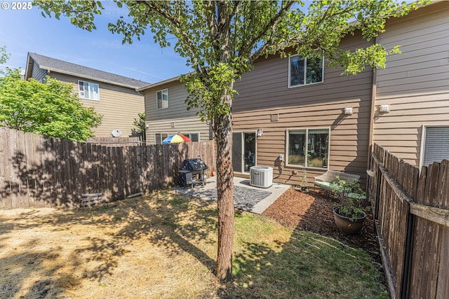 9511 NE 73rd St, Vancouver, WA 98662 - back of property with a fenced backyard and a patio
