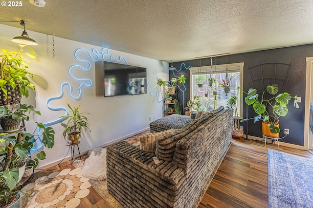 9511 NE 73rd St, Vancouver, WA 98662 - living area featuring a textured ceiling and wood finished floors