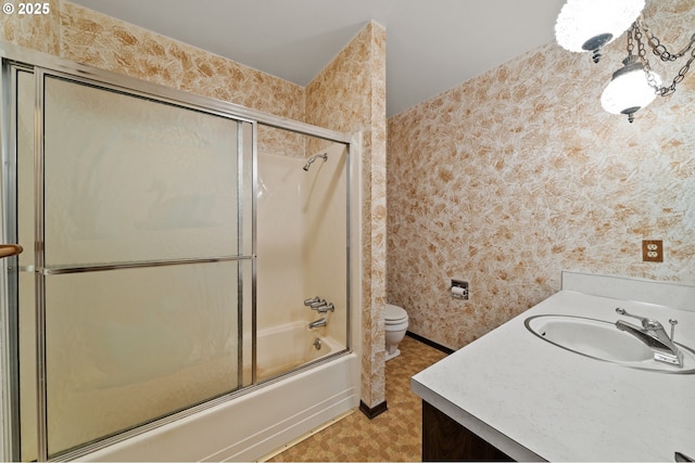 28410 S Beavercreek Rd, Mulino, OR 97042 - bathroom with wallpapered walls, vanity, and bath / shower combo with glass door