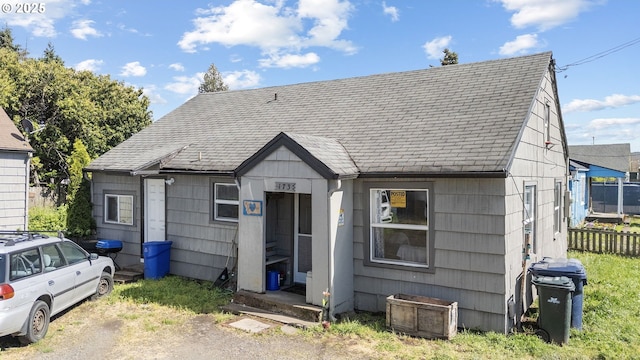 173 N Seneca Rd, Eugene, OR 97402 - view of front facade featuring roof with shingles