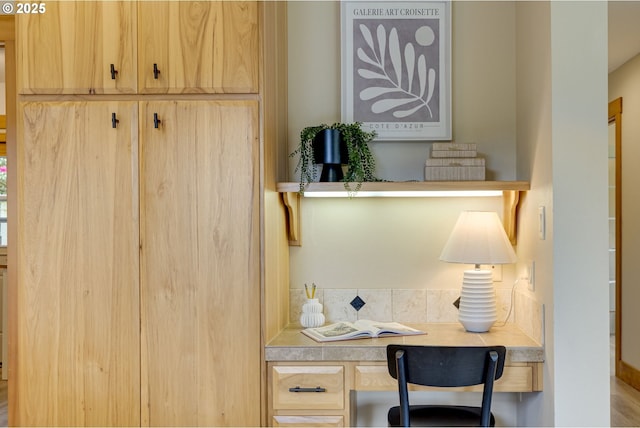 5818 SW Boundary St, Portland, OR 97221 - office featuring built in desk