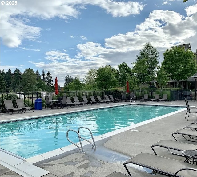 13622 SE Siskin Ln, Happy Valley, OR 97015 - community pool with a patio area