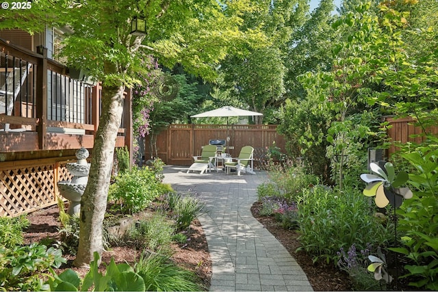 915 NE 36th Ave, Camas, WA 98607 - fenced backyard with a patio area and outdoor dining area
