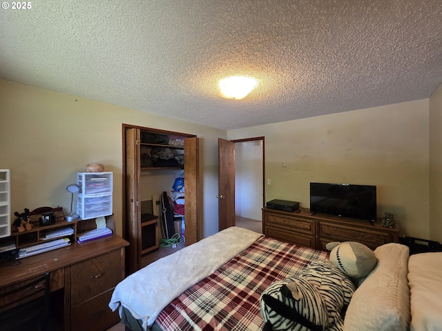 4545 Ridenour St, Roseburg, OR 97470 - bedroom with a textured ceiling and a closet