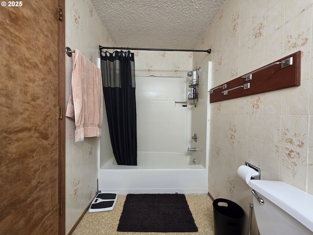 4545 Ridenour St, Roseburg, OR 97470 - full bath with shower / tub combo with curtain, a textured ceiling, and tile walls